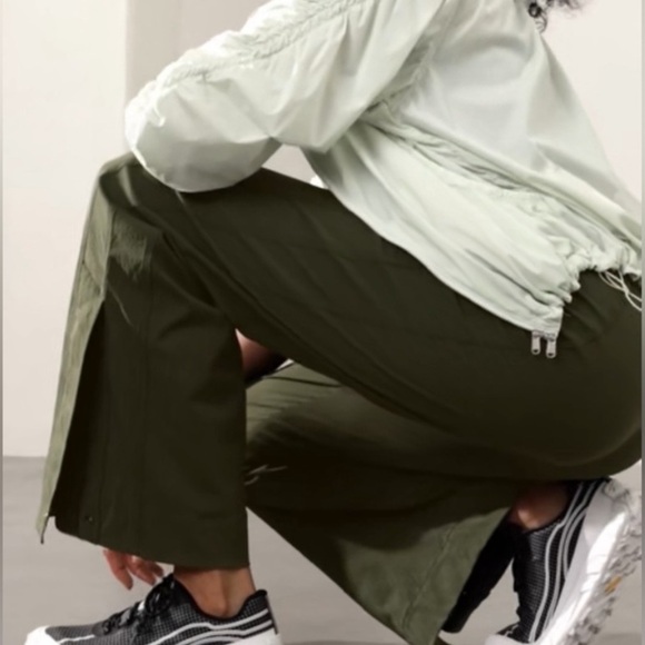 Athleta Trekkie Parachute Ripstop Pant Aspen Olive Green 14 - Picture 2 of 12